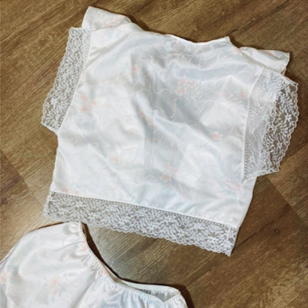 Vintage Lily of France Liquid Satin White Floral Lace Pajama Set - Picture 8 of 11